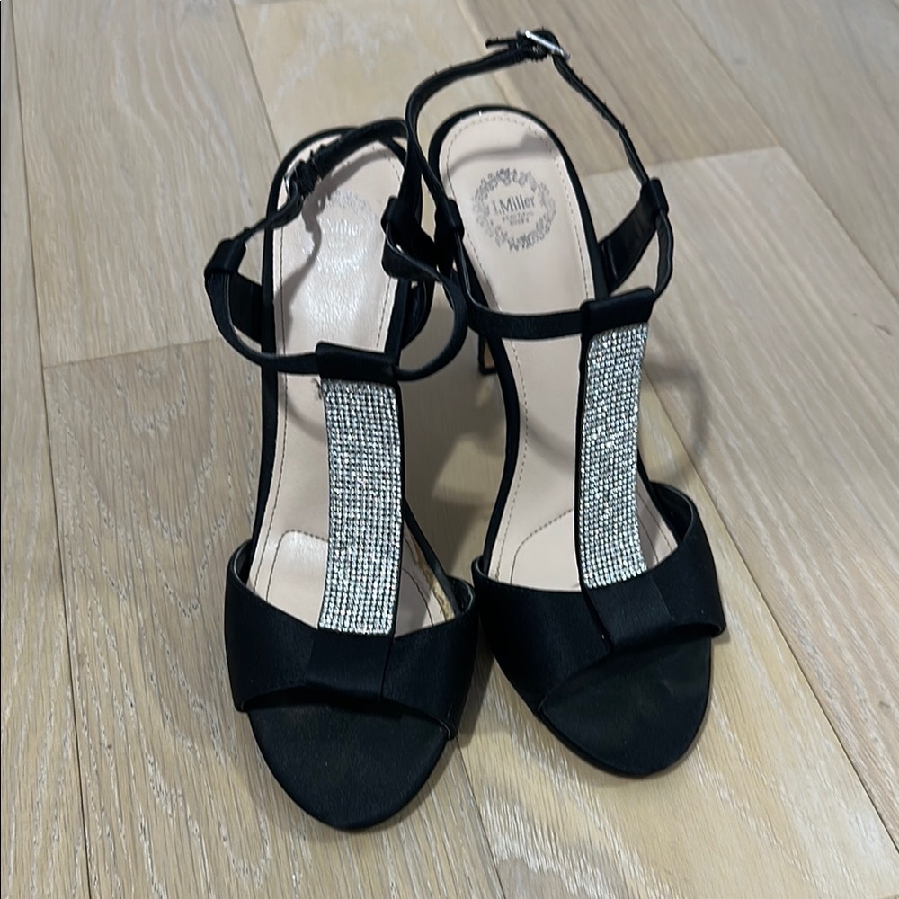 Elegant Black Heels with Rhinestone Detail